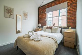 Apartment Sleeps 8 with Air Conditioning - 8