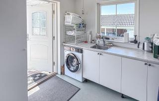 2 Bedroom Cozy Home In Bogø By - 4