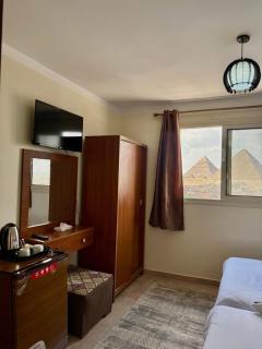 Golden Pyramids Hotel & Roof Top - 4
