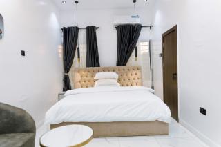 TOPAYINKS LUXURY APARTMENTs - 7