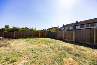House Sleeps 14 with Parking and Garden - 0