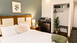 Chic apartment hotel in heart of downtown Montreal - 1