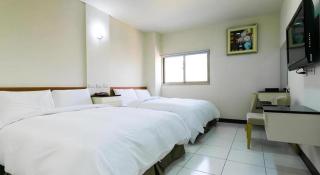 E Moon Hotel - 9