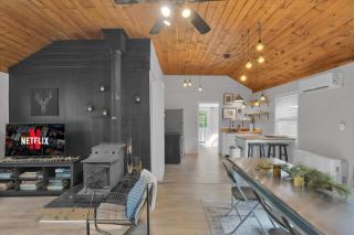 Charming Pocono Cabin - Firepit - Gazebo - Pet-Friendly - 9