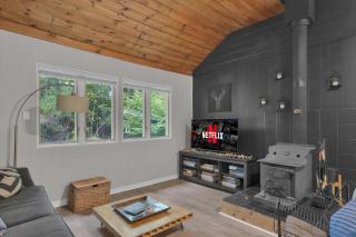 Charming Pocono Cabin - Firepit - Gazebo - Pet-Friendly - 7