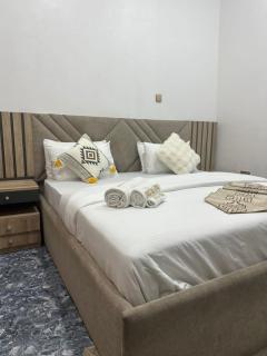 Seamles Hotel - 1