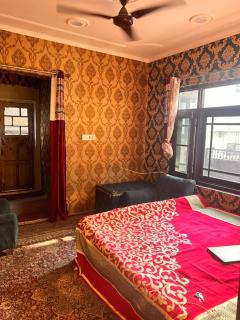 Jifz International Guest House - 1