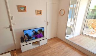 Appartement refait à neuf, climatisé, en rez-de-jardin, à 30 secondes de la plage - 4