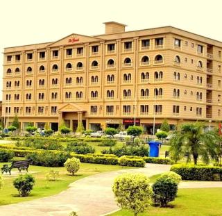 The Grande Luxury Apartment 3BR Flat with Power Backup Bahria Phase 3 - 9