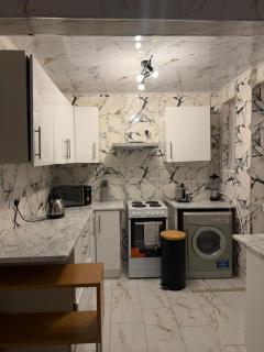 Entire 2 Bedroom Home Sheffield - 7