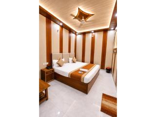 R-a-m-a-y-a-n-a Grand - Premium Family Hotel Near Shri Ram Janmabhoomi Temple Ayodhya -Fully Air Conditioned Rooms, WiFi & Parking - 2