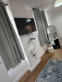 Ivory Apartments - 1