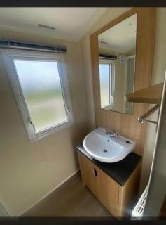 Holiday Home Sleeps 6 with Indoor Pool - 3