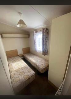 Holiday Home Sleeps 6 with Indoor Pool - 6