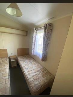 Holiday Home Sleeps 6 with Indoor Pool - 1