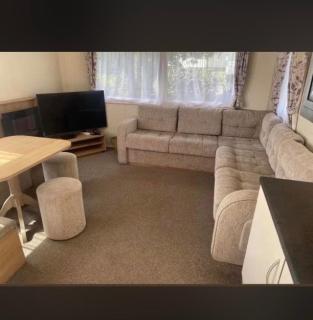 Holiday Home Sleeps 6 with Indoor Pool - 9