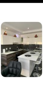 EBD stylish stay in Bedfordview - 4