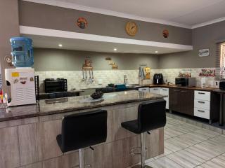 Inyati Guest House - 5