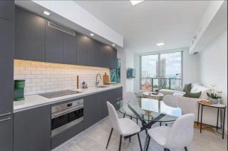 Heart of downtown Miami 2 Bed POOL & GYM - 3