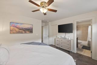 Red Rock Villa with Private Hot Tub and 2 King Suites - 1