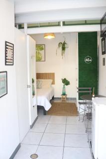 Hermoso monoambiente en 1er piso, baño privado y cocina - 9