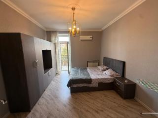 Central Boulevard 3BR Apartment and 2 Balconies with Amazing F1 View - 4