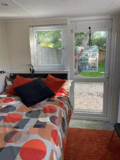 Snug as a Bug at Foxcroft Drive - 4