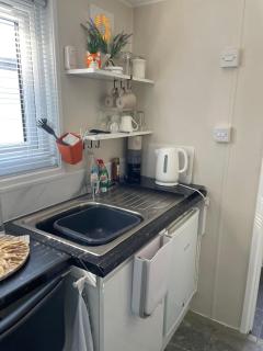 Snug as a Bug at Foxcroft Drive - 5