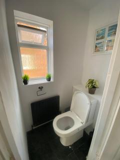 House Sleeps 4- Free Parking Garden Pet Friendly - 1