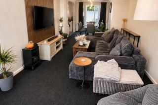 House Sleeps 4- Free Parking Garden Pet Friendly - 0
