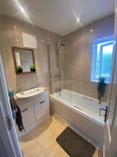House Sleeps 4- Free Parking Garden Pet Friendly - 2