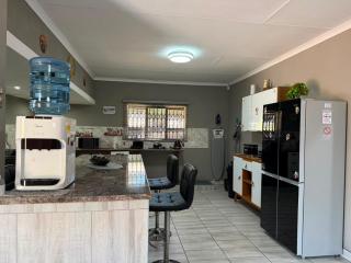 Inyati Guest House - 4