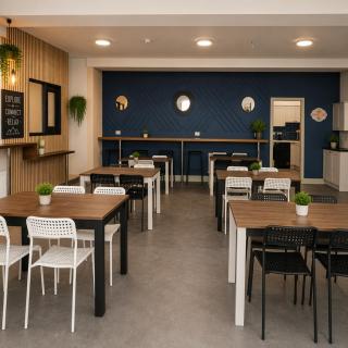 The Courtyard Hostel - 2