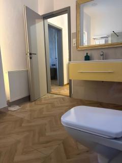 Charm Suites & Apartments - 7