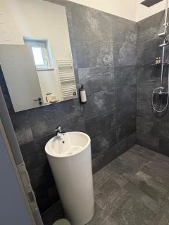 Charm Suites & Apartments - 3