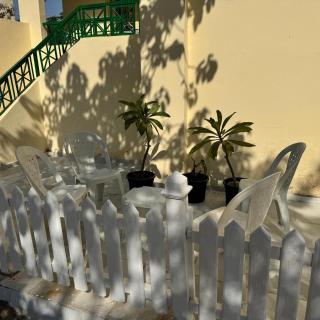 Best location Retreat GF 2BR - 3