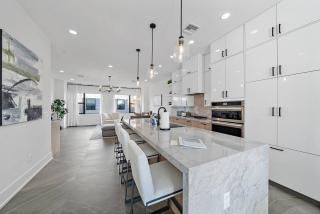 Paradise Living in Uptown Sarasota - 2