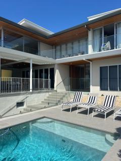 Seaside Serenity - Modern Luxury by the Waves - 8