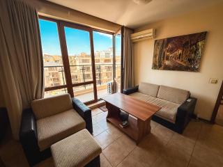 Top-Floor 2BR with King Bed & Resort View - 7