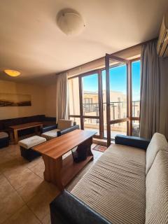 Top-Floor 2BR with King Bed & Resort View - 6