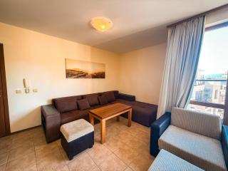 Top-Floor 2BR with King Bed & Resort View - 8