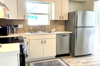 Charming Downtown Sarasota home - 8