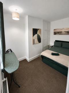 Stay Near Doncaster Racecourse -Sleeps 12 - 6