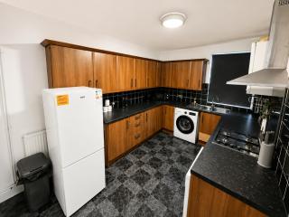Stay Near Doncaster Racecourse -Sleeps 12 - 9