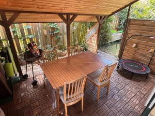 Charming private house with garden - 0