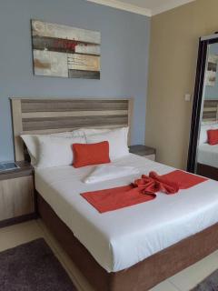 Dwell Guest House - 9