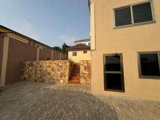 Beautiful Room in Kwabenya - R6 - 7