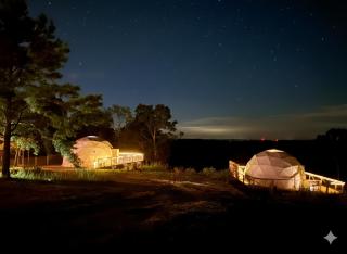Luxury Glamping Dome w Indoor Jacuzzi - 0