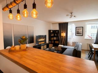 Sunny 3-room flat for 8 near U1 Vorgartenstraße - 0