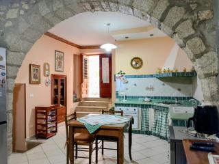 Shtëpia te Rrokat - La casa alle Rocche - 4